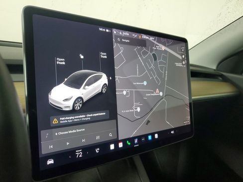 Used 2021 Tesla Model Y Long Range image 27