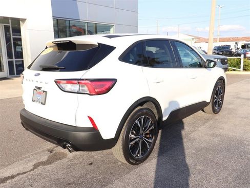 Certified 2022 Ford Escape SE w/ SE Sport Appearance Package image 11