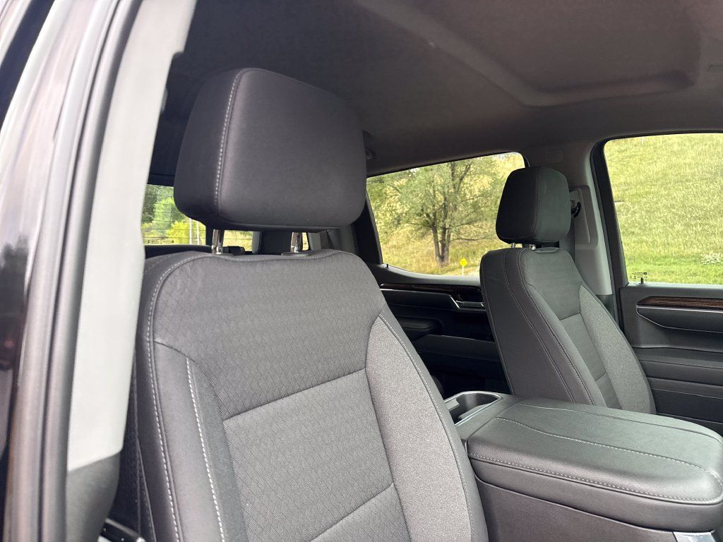 Used 2025 GMC Sierra 1500 Elevation w/ Preferred Package AWD/4WD image 29