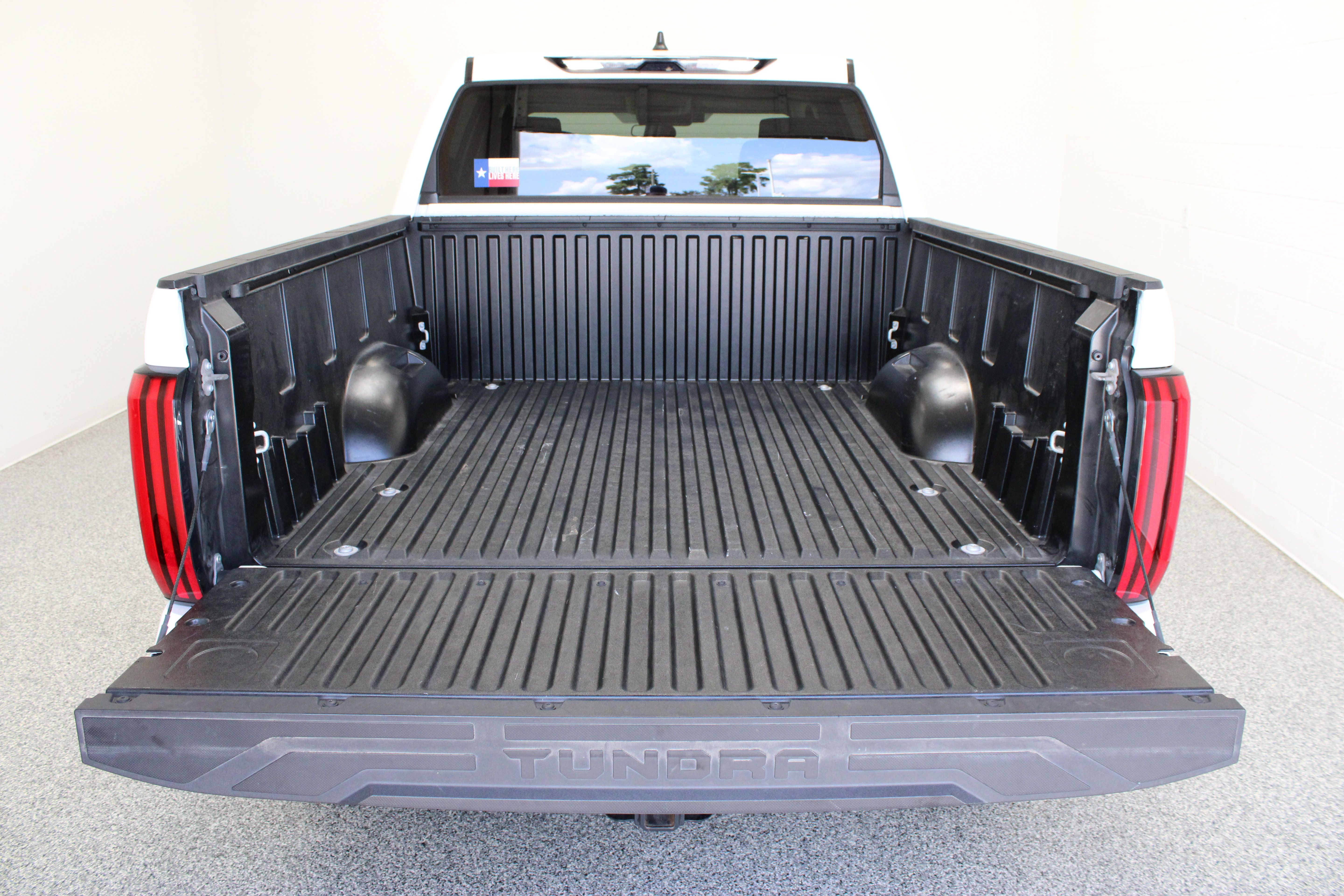 Used 2024 Toyota Tundra SR w/ SR Tow Package AWD/4WD image 9