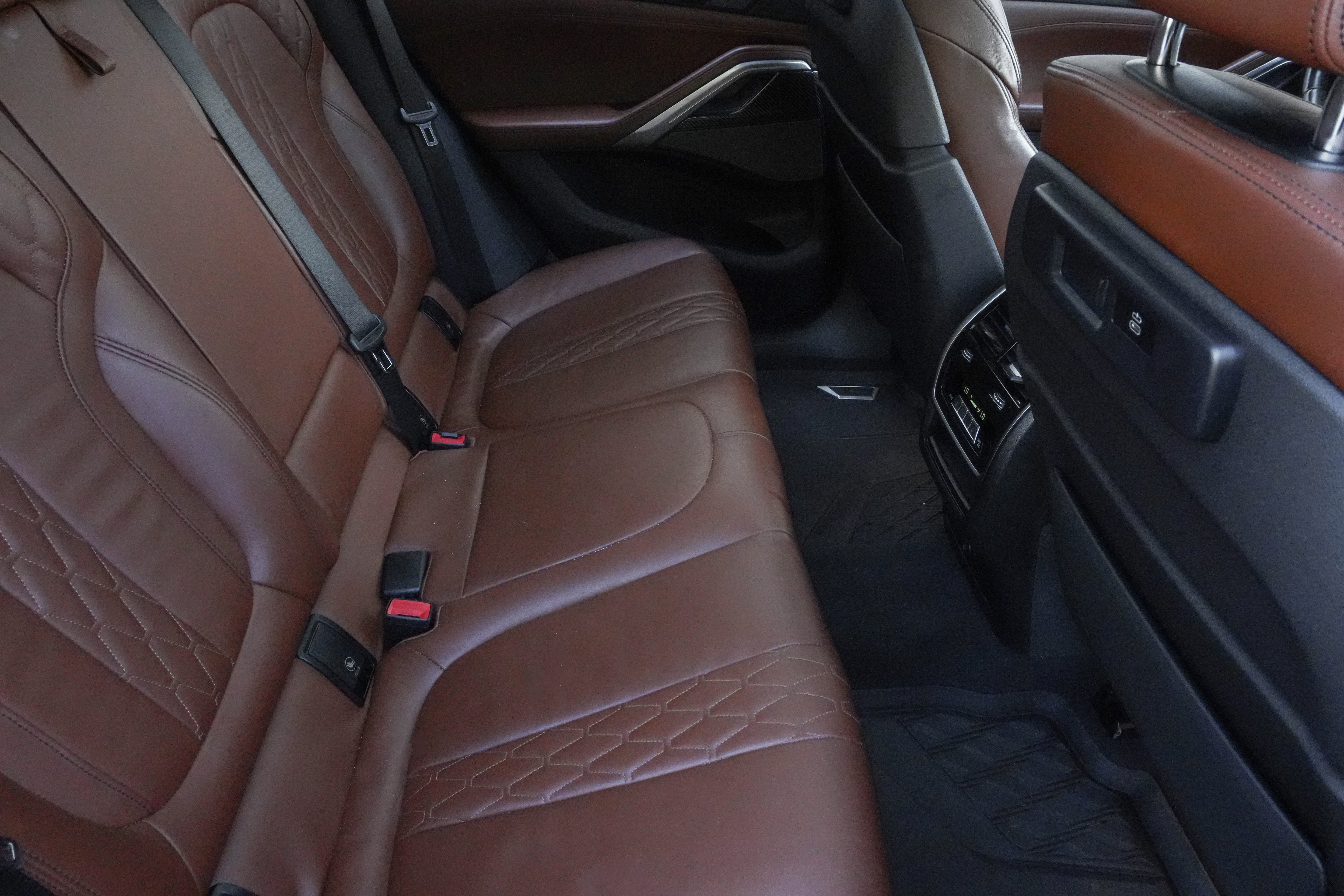 Used 2023 BMW X6 M50i w/ Parking Assistance Package AWD/4WD image 41