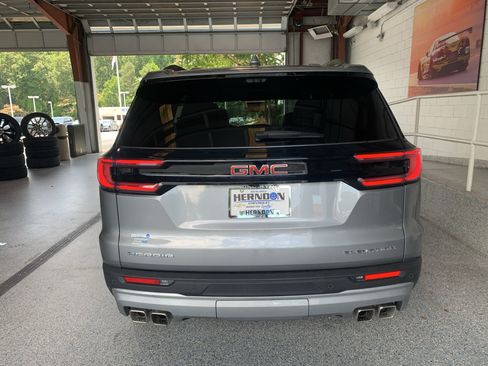 Used 2026 GMC Acadia Elevation w/ Elevation Premium Package FWD image 7