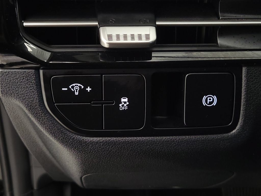 Used 2026 Kia Sportage LX FWD image 13