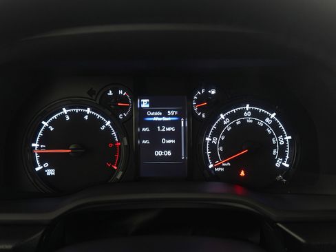 Used 2022 Toyota 4Runner SR5 Premium image 24