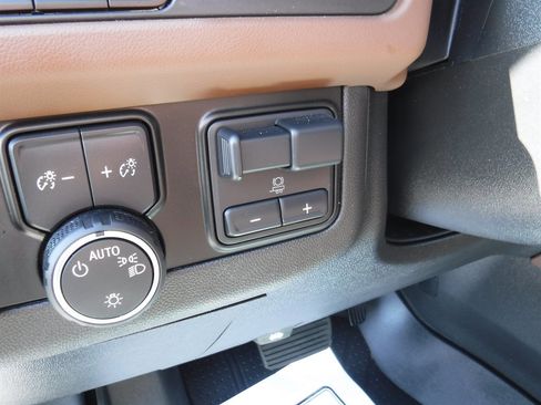 Used 2023 Chevrolet Tahoe High Country image 18