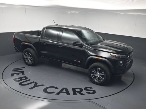 Used 2024 GMC Canyon AT4 w/ AT4 Premium Package AWD/4WD image 33