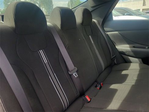 Used 2025 Hyundai Elantra Sport image 20