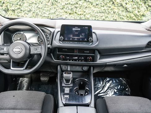 Used 2023 Nissan Rogue SV FWD image 12