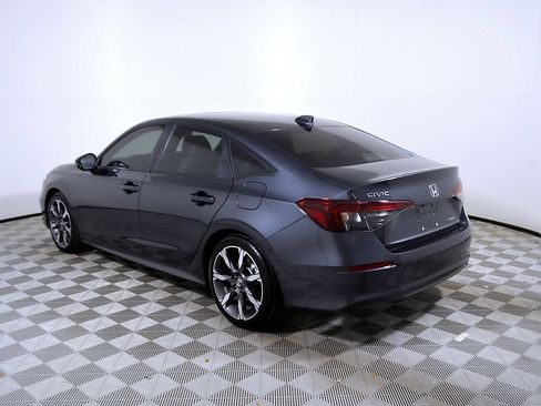Used 2025 Honda Civic Sport Touring image 9