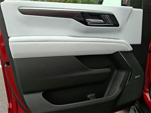 New 2026 Chevrolet Suburban Premier w/ Sun And Tow Package image 9