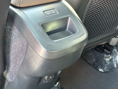 Certified 2023 Volvo XC60 B5 Plus w/ Climate Package image 22