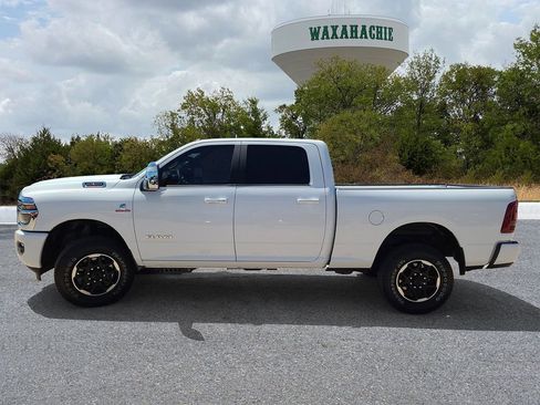 Used 2026 RAM 2500 Laramie AWD/4WD image 3