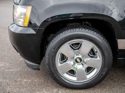 Used 2011 Chevrolet Suburban LT AWD/4WD image 9