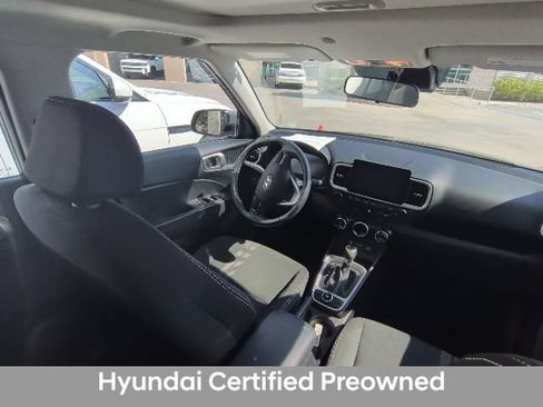 Used 2023 Hyundai Venue SEL w/ Cargo Package FWD image 4