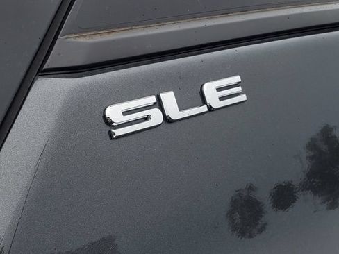 Used 2020 GMC Terrain SLE w/ Driver Convenience Package FWD image 7