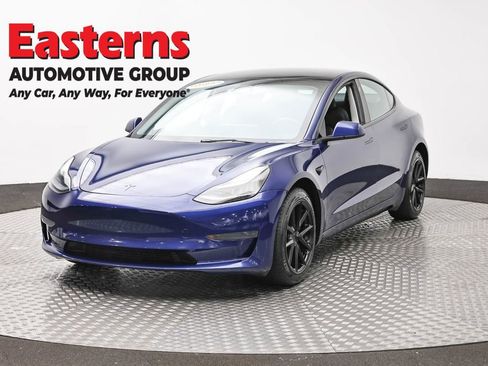 Used 2023 Tesla Model 3 Standard Range RWD image 1