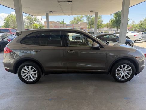 Used 2013 Porsche Cayenne Diesel AWD/4WD image 5
