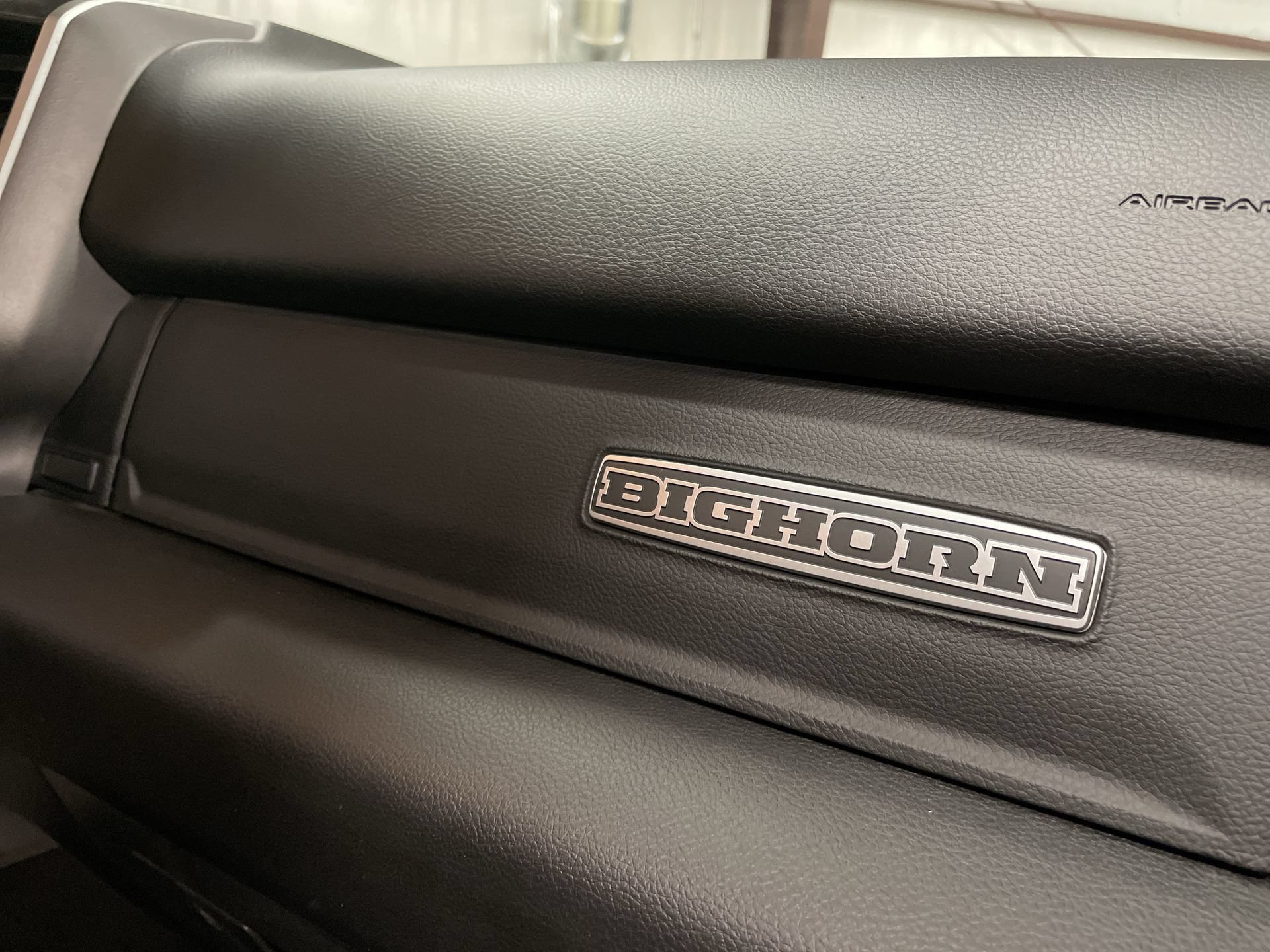 Used 2021 RAM 1500 4x4 Crew Cab image 30