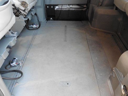 Used 2014 Toyota Sienna XLE FWD image 23