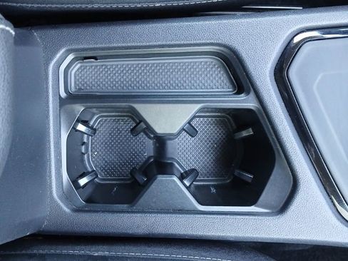 Used 2024 Volkswagen Taos SE image 26