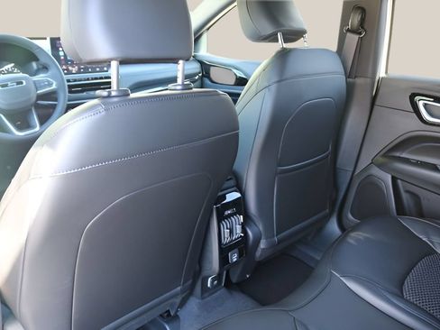 New 2026 Jeep Compass Latitude AWD/4WD image 14