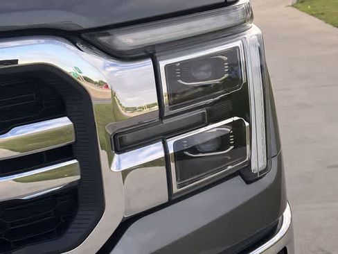 Used 2025 Ford F150 Lariat w/ Equipment Group 501A Mid image 24