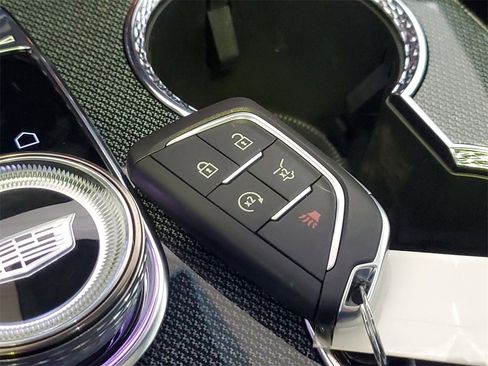 New 2025 Cadillac Optiq Sport 1 image 27