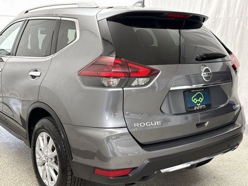 Used 2019 Nissan Rogue SV image 6