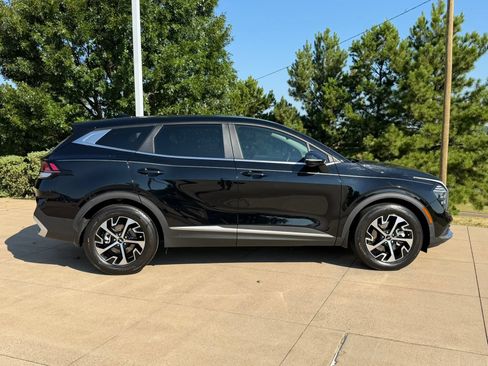 Used 2024 Kia Sportage EX FWD image 7