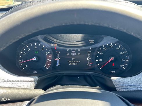 Used 2025 Jeep Compass Latitude AWD/4WD image 26