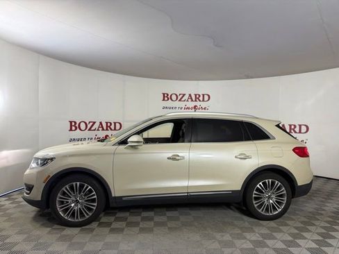 Used 2018 Lincoln MKX Reserve w/ Driver Assistance Package FWD image 5