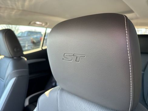 New 2025 Buick Envision Sport Touring image 38