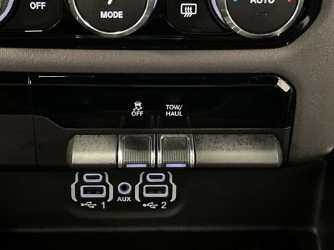 Used 2024 RAM 1500 Laramie image 24