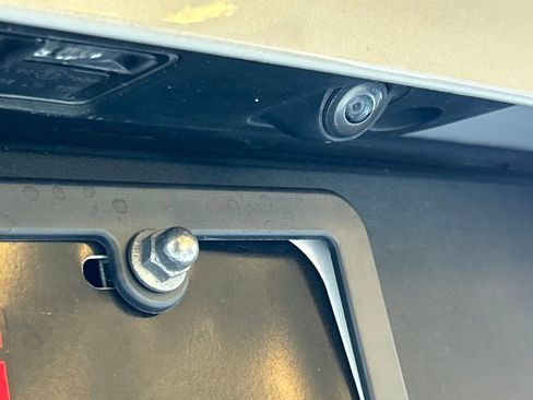 Used 2023 Volvo XC40 B5 Plus image 57