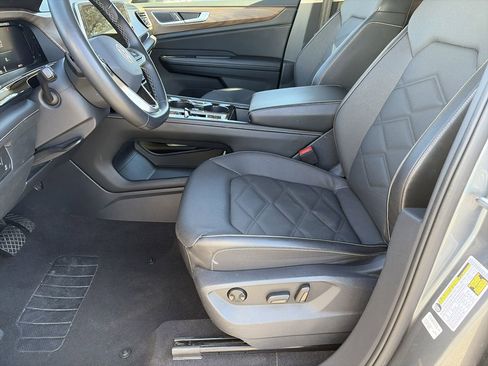 Used 2024 Volkswagen Atlas SE image 25