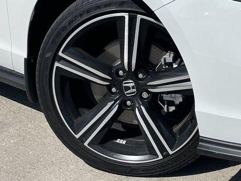 Used 2025 Honda Accord Sport image 9