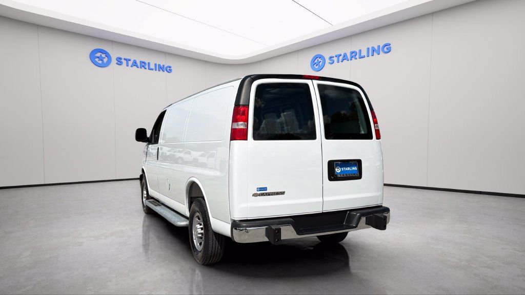 Used 2025 Chevrolet Express 2500 w/ Driver Convenience Package RWD image 15