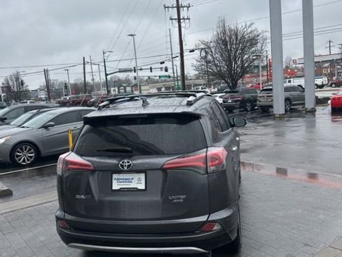 Used 2016 Toyota RAV4 Limited image 11