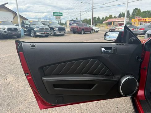 Used 2011 Ford Mustang Premium w/ 202A Rapid Spec Order Code RWD image 12