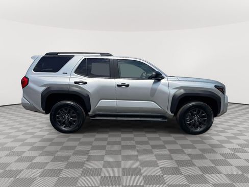 Used 2025 Toyota 4Runner SR5 AWD/4WD image 8