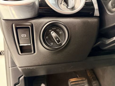 Used 2018 Porsche Cayenne Platinum Edition AWD/4WD image 38