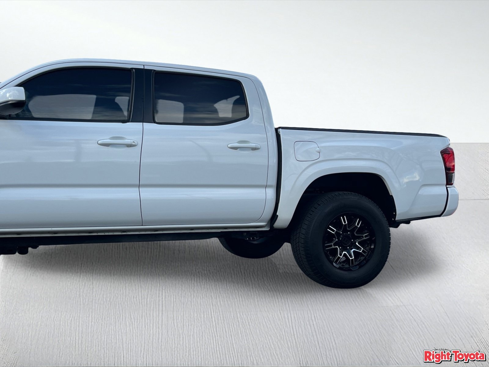 Used 2019 Toyota Tacoma SR w/ SR Convenience Package AWD/4WD image 10