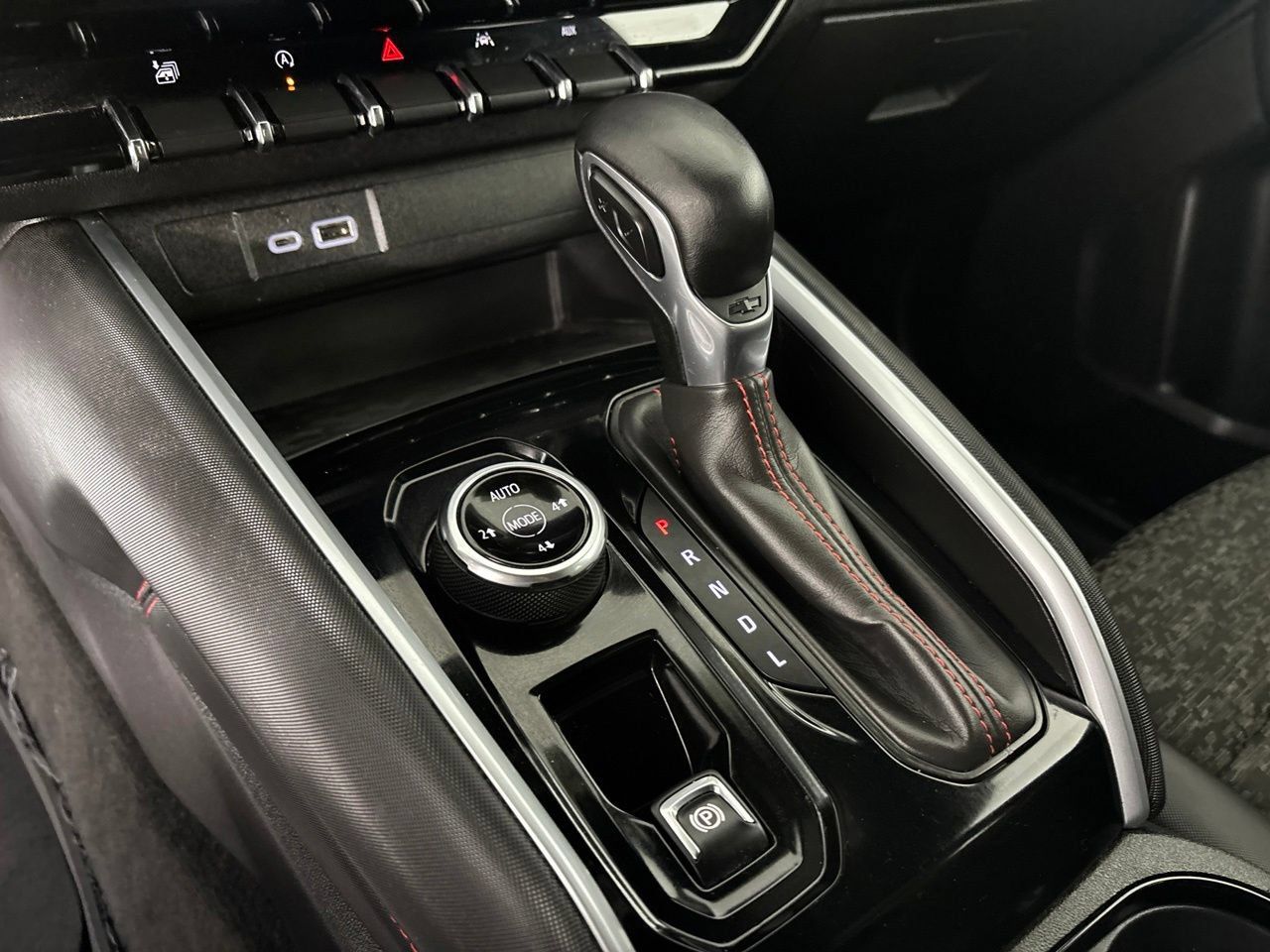 Used 2023 Chevrolet Colorado Z71 AWD/4WD image 19