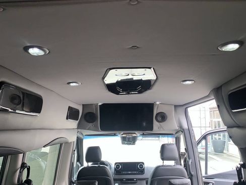 Used 2024 Mercedes-Benz Sprinter 3500 image 53