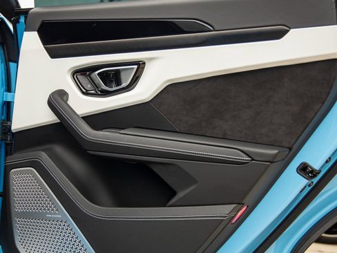 Used 2024 Lamborghini Urus S image 37