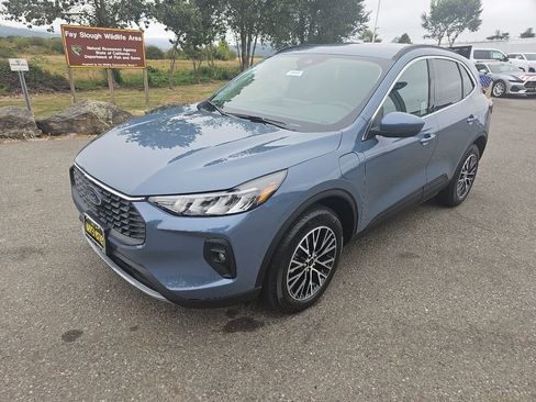 New 2025 Ford Escape SE image 25