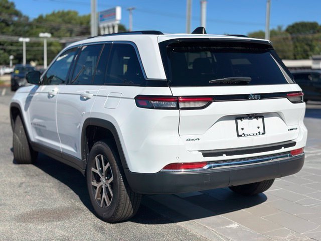 Used 2023 Jeep Grand Cherokee Limited AWD/4WD image 4