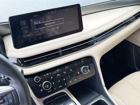 Used 2023 INFINITI QX60 Luxe w/ Performance Audio Package image 29