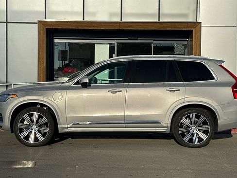 Used 2023 Volvo XC90 T8 Core image 5