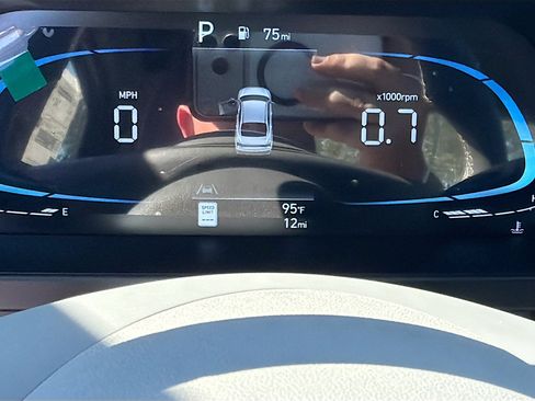 New 2026 Hyundai Elantra SEL Sport Premium image 39